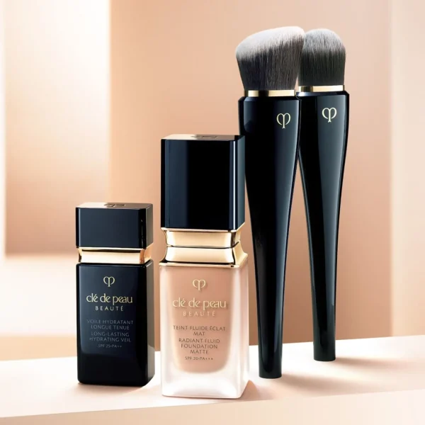 Foundationpenselen>Clé de Peau Beauté Cle De Peau Beaute Foundationkwast Met Hoge Dekking